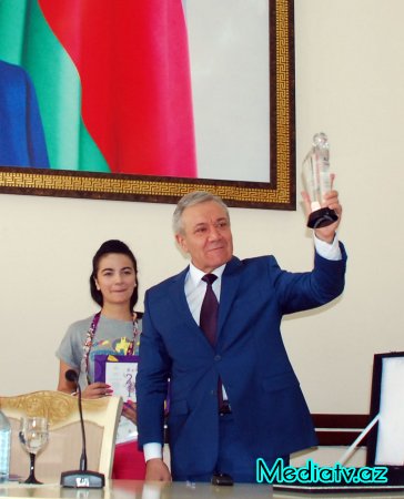 GƏNCƏ DÖVLƏT UNİVERSİTETİNDƏ  KÖNÜLLÜLƏRLƏ GÖRÜŞ