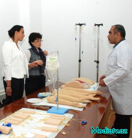 Bu gün Fransanın "Opere Singulari" şirkətinin prezidenti Rime Barbara  Sarrah Azərbaycan Tibb Universitetinin (ATU) Tədris Cərrahiyyə  Klinikasının qonağı olub