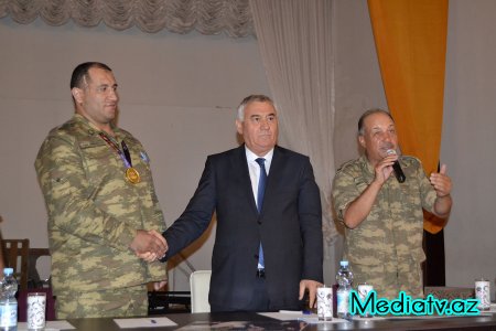 “Mənim gözlərim işığı görmür, lakin...”