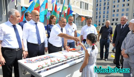 "Sovetski"də yaşayan bir qrup sakinə mənzil verildi