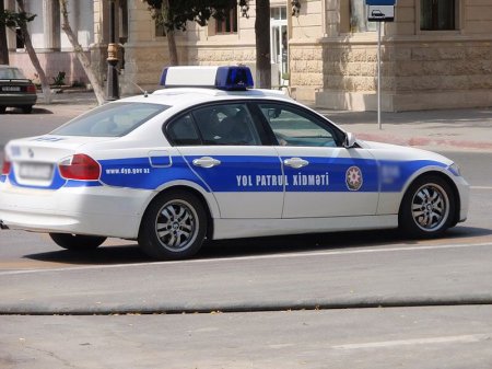 Bakıda yol polisləri ilə motosikletçi arasında "qaçdı-tutdu" - VİDEO
