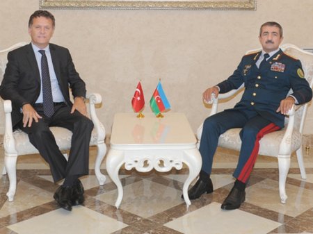 Azərbaycan və Türkiyə hərbi əməkdaşlıq məsələlərini müzakirə ediblər
