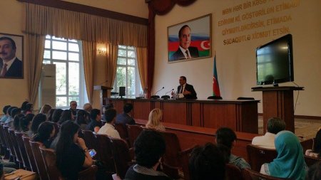 ADAU-nun rektoru qiyabiçi tələbələrlə görüşüb- FOTOLAR