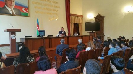 ADAU-nun rektoru qiyabiçi tələbələrlə görüşüb- FOTOLAR