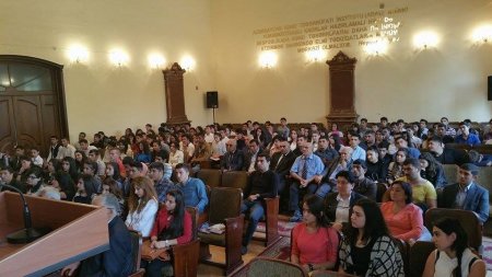 ADAU-nun rektoru qiyabiçi tələbələrlə görüşüb- FOTOLAR