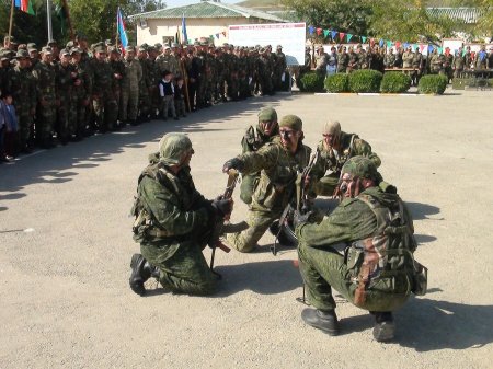Füzuli RİH başçısı n saylı hərbi hissədə əsgər valideynləri ilə görüşmüşdü- FOTOLAR