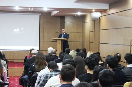 İstedadlı yazıçı-şair Şöhlət Əfşarın Nərimanov rayon gəncləri ilə görüşü keçirilib- FOTOLAR