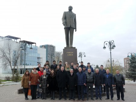 Həştərxanda Ulu Öndər Heydər Əliyevin xatirəsi anılıb- FOTOLAR