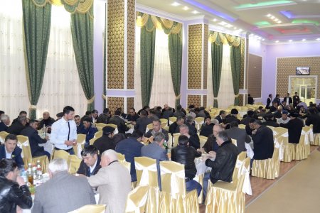 Alı Alıyev Həmrəylik Günü və Yeni il münasibətilə məcburi köçkünlərlə görüş keçirib- FOTOLAR