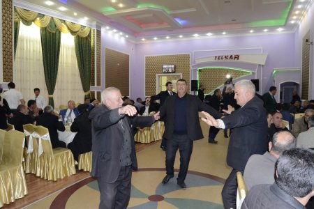 Alı Alıyev Həmrəylik Günü və Yeni il münasibətilə məcburi köçkünlərlə görüş keçirib- FOTOLAR