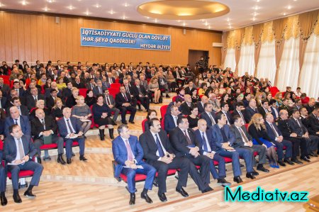 Nərimanovda 2015-ci ilin yekunlarına və qarşıda duran vəzifələrə həsr olunmuş iclas keçirilib - FOTOLAR