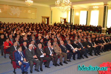 Füzulidə 2015-ci ilin sosial-iqtisadi inkişafının yekunları və qarşıda vəzifələr müzakirə olunmuşdur - FOTOLAR