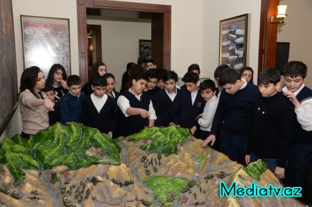 Nəsimi məktəbliləri Memorial Soyqırım Muzeyi ilə tanış olmuşlar - FOTOLAR