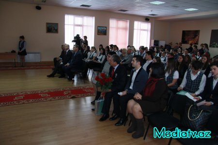 Həştərxanda Heydər Əliyev adına məktəbdə mükafatlar təqdim olunub - FOTOLAR