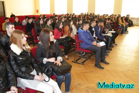 AQRAR UNİVERSİTETİN REKTORU QİYABİ OXUYAN TƏLƏBƏLƏRLƏ GÖRÜŞÜB - FOTOLAR