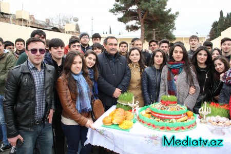 AQRAR UNİVERSİTETİNDƏ İL AXIR ÇƏRŞƏNBƏNİN SEVİNCİ YAŞANIB - FOTOLAR