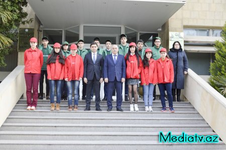 Nərimanov rayon məktəblilərindən ibarət növbəti qrup “Ölkəmizi tanıyaq” devizi ilə ölkə turuna yola salınıb - FOTOLAR