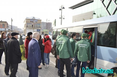 Nərimanov rayon məktəblilərindən ibarət növbəti qrup “Ölkəmizi tanıyaq” devizi ilə ölkə turuna yola salınıb - FOTOLAR