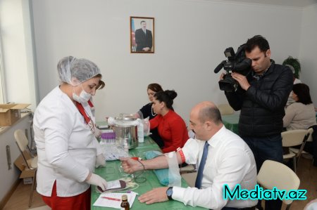 Nəsimi rayonunda Ordumuza dəstək məqsədilə qanvermə aksiyası keçirilmişdir - FOTOLAR