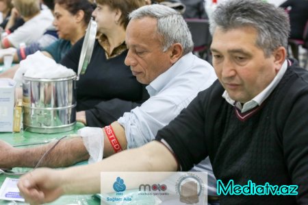 Nəsimi rayon ictimayyəti Ordumuzun qəhrəman əsgərlərinə dəstək nümayiş etdirir - FOTOLAR