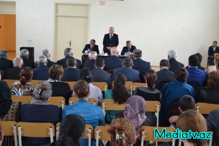 Alı Alıyev cəbhə xəttinə yaxın kəndlərin sakinləri ilə görüşüb - FOTOLAR