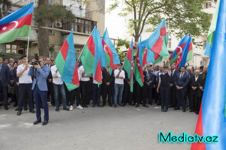 Şəhid Mahir Mirzəyevin təltif edildiyi medal onun ailəsinə təqdim edilib - FOTOLAR