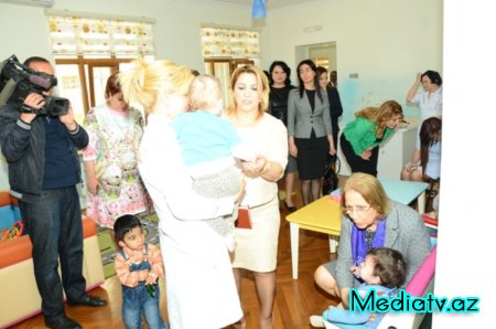 Nəsimi rayon İcra Hakimiyyətində Övladlığa götürmədə nəzarət mexanizmi ilə əlaqədar təlim keçirilmişdir - FOTOLAR