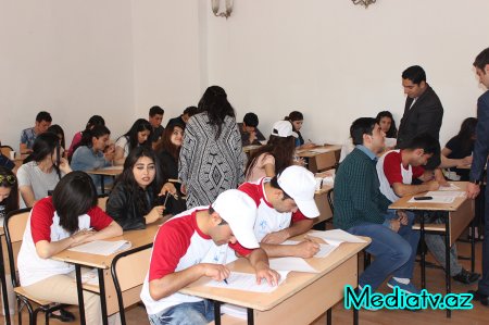 Nərimanovda “Yeni Gələcək” Gənclərin Maarifləndirilməsi İctimai Birliyi tərəfindən “Gənclərin Bilik Olimpiadası” adlı layihənin növbəti seçim turu keçirilib - FOTOLAR