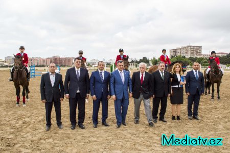 "15 iyun - Milli Qurtuluş Günü" münasibətilə atçılıq idmanı üzrə Nərimanov rayon açıq birinciliyi keçirilib - FOTOLAR