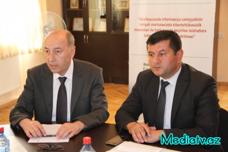 AQRAR UNİVERSİTETİNDƏ AVRO-ATLANTİK MƏLUMAT MƏRKƏZİ DƏYİRMİ MASA KEÇİRİB - FOTOLAR