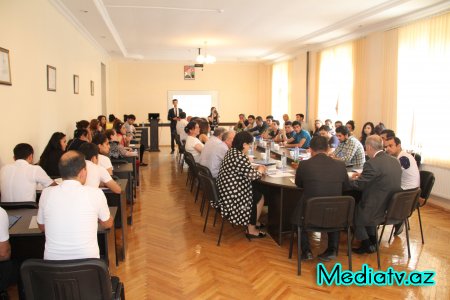 AQRAR UNİVERSİTETİNDƏ AVRO-ATLANTİK MƏLUMAT MƏRKƏZİ DƏYİRMİ MASA KEÇİRİB - FOTOLAR