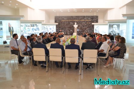 Dövlət Qulluqçularının Peşə bayramı münasibəti ilə Hacıqabul rayon Heydər Əliyev Mərkəzində tədbir - FOTOLAR