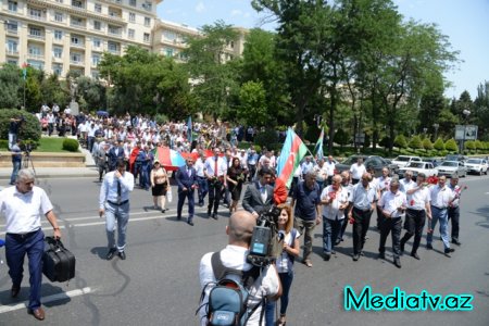 Nəsimi rayon gəncləri Türkiyədə baş verən terrora öz etirazlarını bildirdilər - FOTOLAR