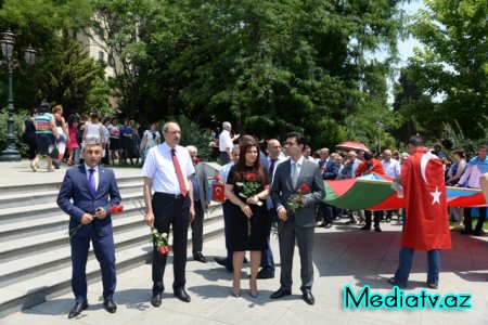 Nəsimi rayon gəncləri Türkiyədə baş verən terrora öz etirazlarını bildirdilər - FOTOLAR