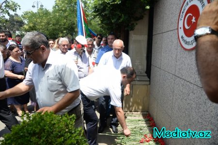 Nəsimi rayon gəncləri Türkiyədə baş verən terrora öz etirazlarını bildirdilər - FOTOLAR