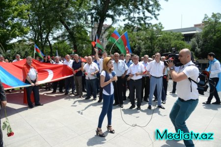 Nəsimi rayon gəncləri Türkiyədə baş verən terrora öz etirazlarını bildirdilər - FOTOLAR