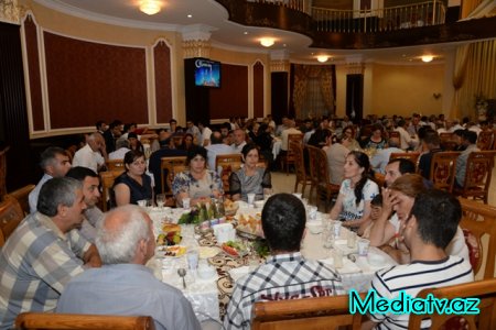 Nəsimi rayonunda iftar süfrəsi təşkil olunmuşdur - FOTOLAR