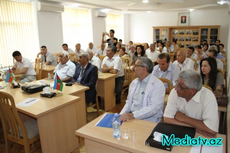AQRAR UNİVERSİTETİNDƏ MƏMMƏDTAĞI CƏFƏROVUN  80 İLLİK YUBİLEYİ İLƏ BAĞLI ELMİ-PRAKTİK KONFRANS KEÇİRİLİB - FOTOLAR