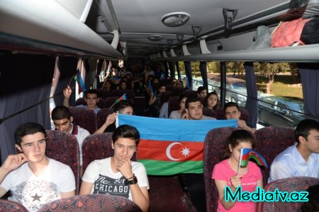 Nəsimi rayon məktəbliləri Qəbələ rayonunda sərhəd zastavasının bazasında “Sərhədçi” yay istirahət düşərgəsinə yola düşdülər - FOTOLAR