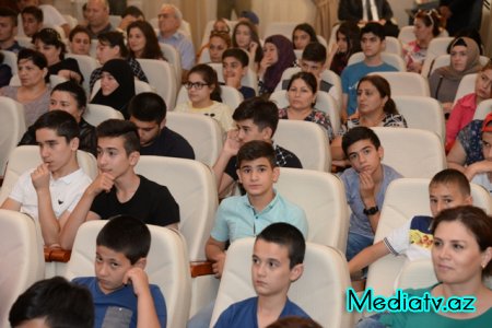 Nəsimi rayon məktəbliləri Qəbələ rayonunda sərhəd zastavasının bazasında “Sərhədçi” yay istirahət düşərgəsinə yola düşdülər - FOTOLAR