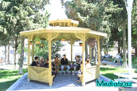 Nəsimi rayonunda Azərbaycanın Milli Qəhrəmanı Asif Məhərrəmovun adını daşıyan  küçədə yerləşən park əsaslı təmirdən sonra istifadəyə verilmişdir - FOTOLAR