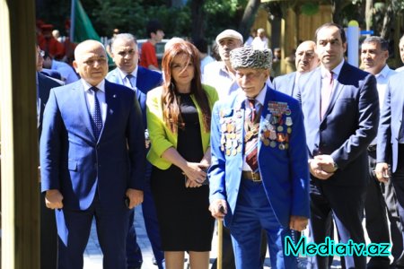 Nəsimi rayonunda Azərbaycanın Milli Qəhrəmanı Asif Məhərrəmovun adını daşıyan  küçədə yerləşən park əsaslı təmirdən sonra istifadəyə verilmişdir - FOTOLAR