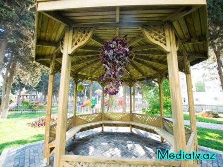 Nəsimi rayonunda Azərbaycanın Milli Qəhrəmanı Asif Məhərrəmovun adını daşıyan  küçədə yerləşən park əsaslı təmirdən sonra istifadəyə verilmişdir - FOTOLAR