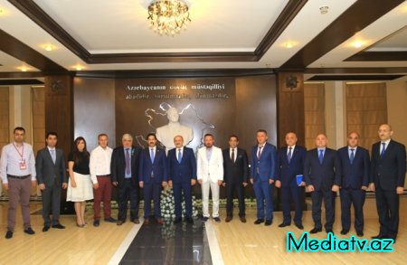 Türkiyə Respublikasının İzmit Bələdiyyəsi nümayəndə heyəti Nəsimi rayon İcra Hakimiyyətində olmuşlar - FOTOLAR