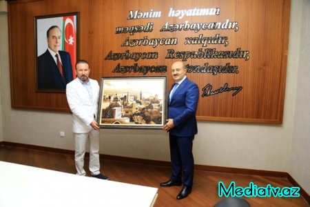Türkiyə Respublikasının İzmit Bələdiyyəsi nümayəndə heyəti Nəsimi rayon İcra Hakimiyyətində olmuşlar - FOTOLAR