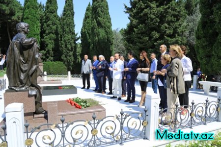 Türkiyə Respublikasının İzmit Bələdiyyəsi nümayəndə heyəti Nəsimi rayon İcra Hakimiyyətində olmuşlar - FOTOLAR