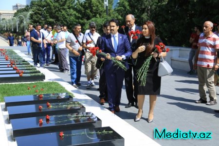 Türkiyə Respublikasının İzmit Bələdiyyəsi nümayəndə heyəti Nəsimi rayon İcra Hakimiyyətində olmuşlar - FOTOLAR