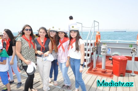 Nəsimi rayon məktəbliləri «Üfüq» gəmisində dəniz səyahətinə çıxdılar - FOTOLAR