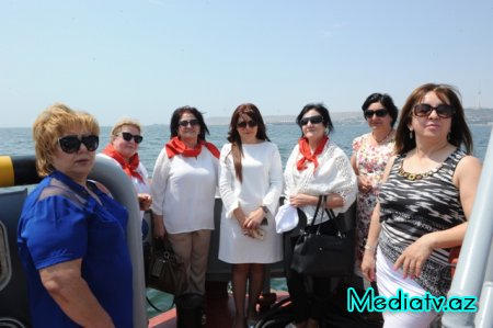 Nəsimi rayon məktəbliləri «Üfüq» gəmisində dəniz səyahətinə çıxdılar - FOTOLAR