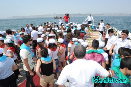 Nəsimi rayon məktəbliləri «Üfüq» gəmisində dəniz səyahətinə çıxdılar - FOTOLAR